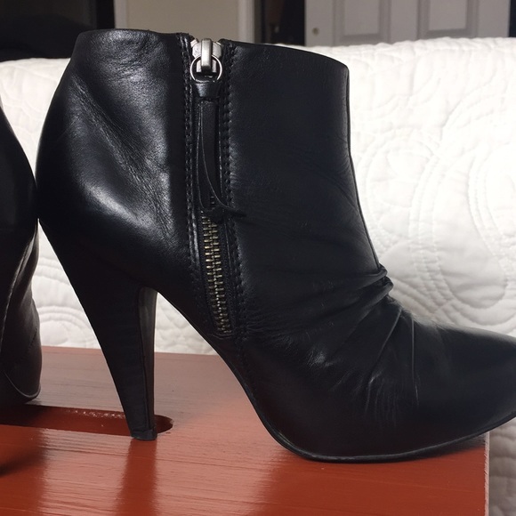 Aldo size 6 ankle boot - Picture 4 of 5